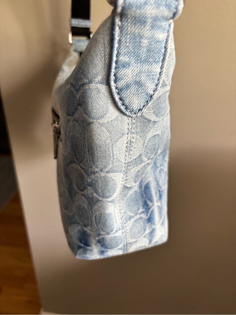 Coach Finn Crossbody in Loved Signature Denim Like New - Picture 7 of 15